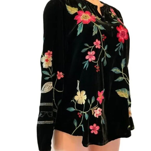 Johnny Was Rhoda Velvet Estate Floral Embroidered Blouse Black M NWT $350 - Picture 4 of 6